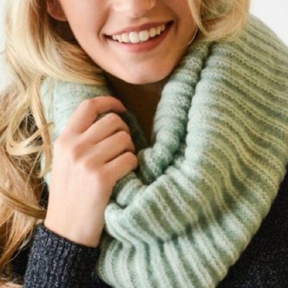 OCTOBER LOVE Bundle of "Mint Colored" Beanie-Scarf - Picture 3 of 13